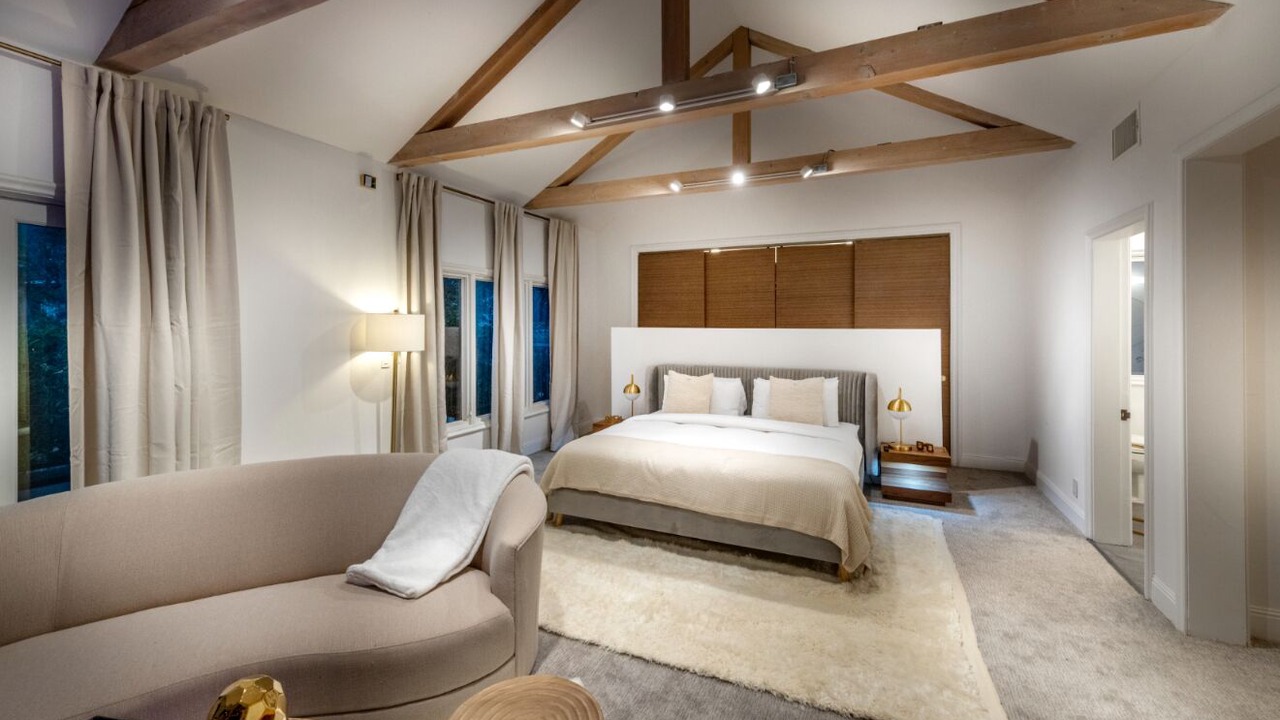 Photo of Bedroom in Silver Strand