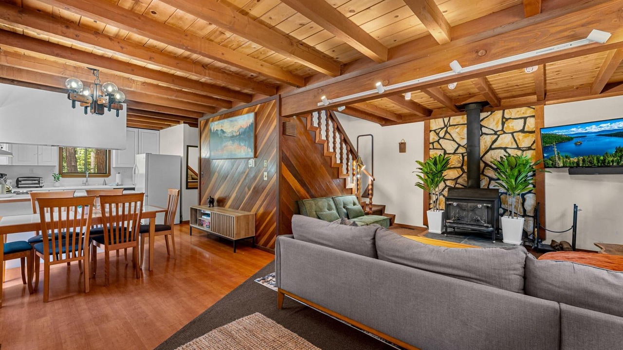 Photo of Livingroom in Tahoma