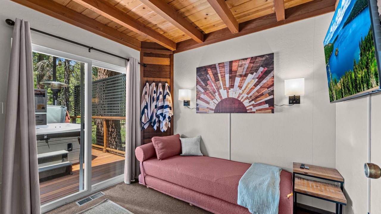 Photo of Livingroom in Tahoma
