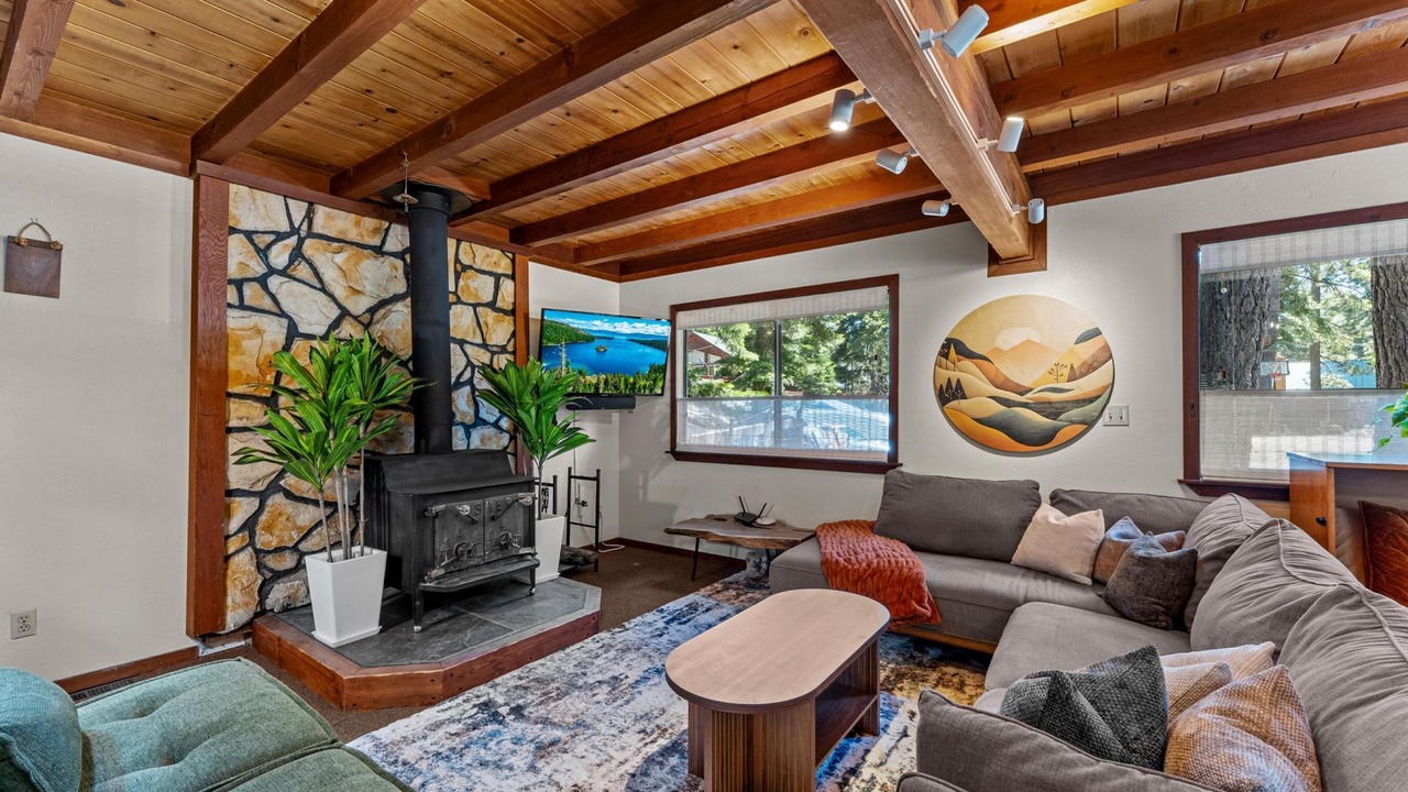 Photo of Livingroom in Tahoma