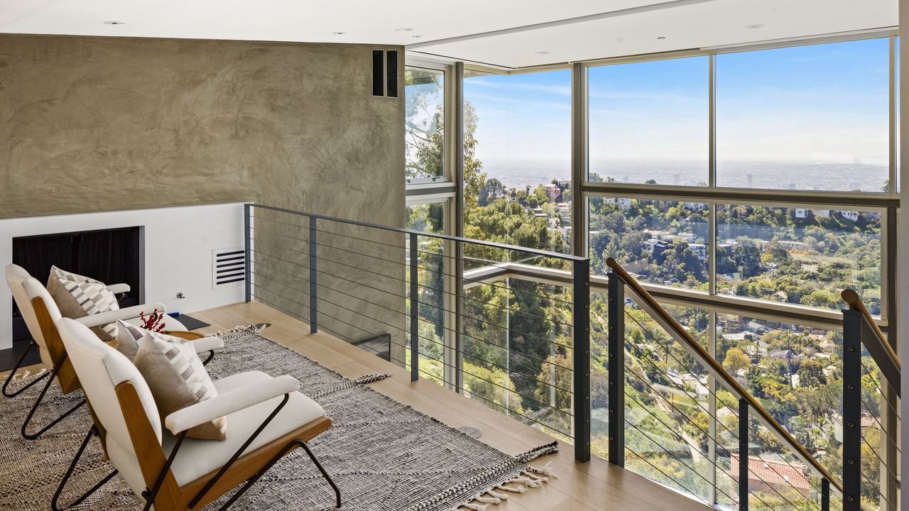 Photo of Others in Hollywood Hills West