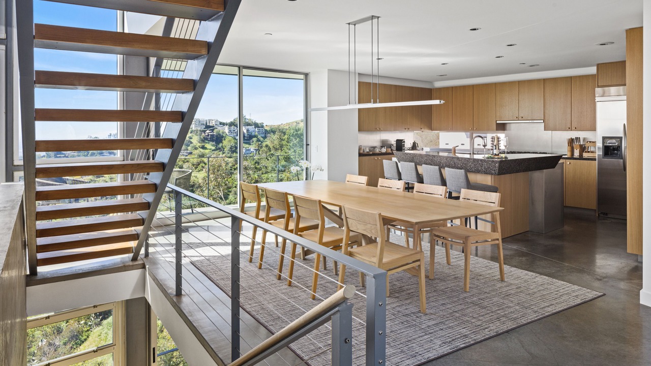 Photo of Others in Hollywood Hills West