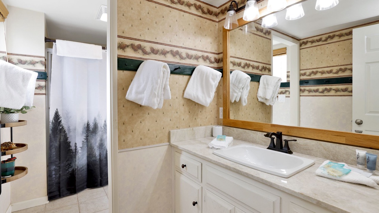 Photo of Bathroom in Peter Pan