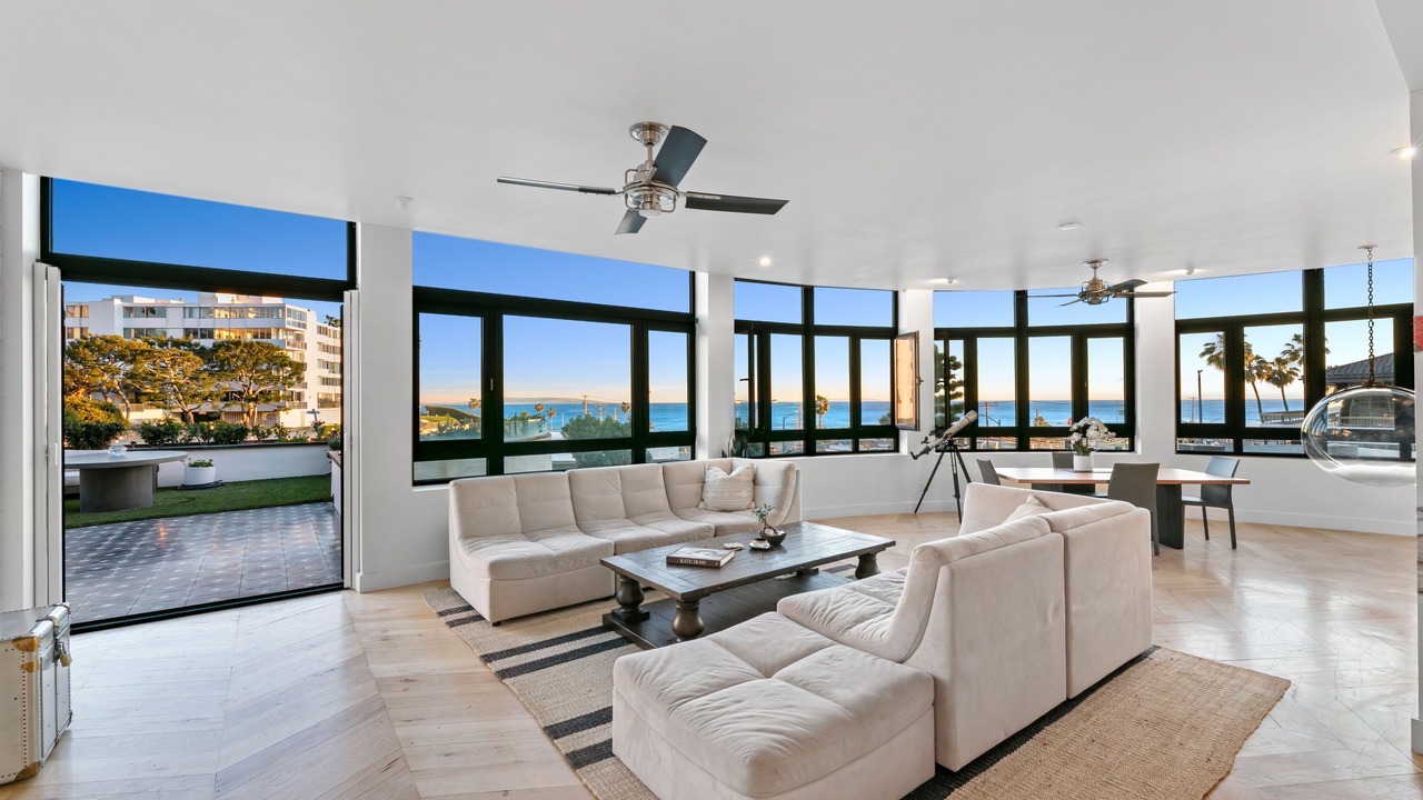 Photo of Livingroom in Pacific Palisades