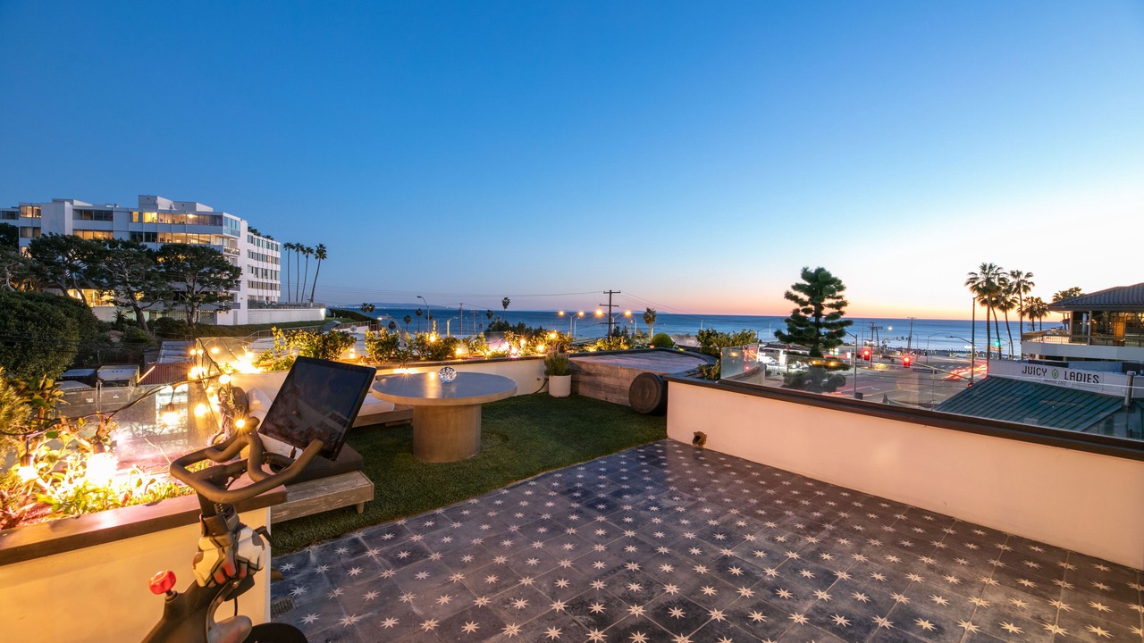 Photo of Patio Balcony in Pacific Palisades