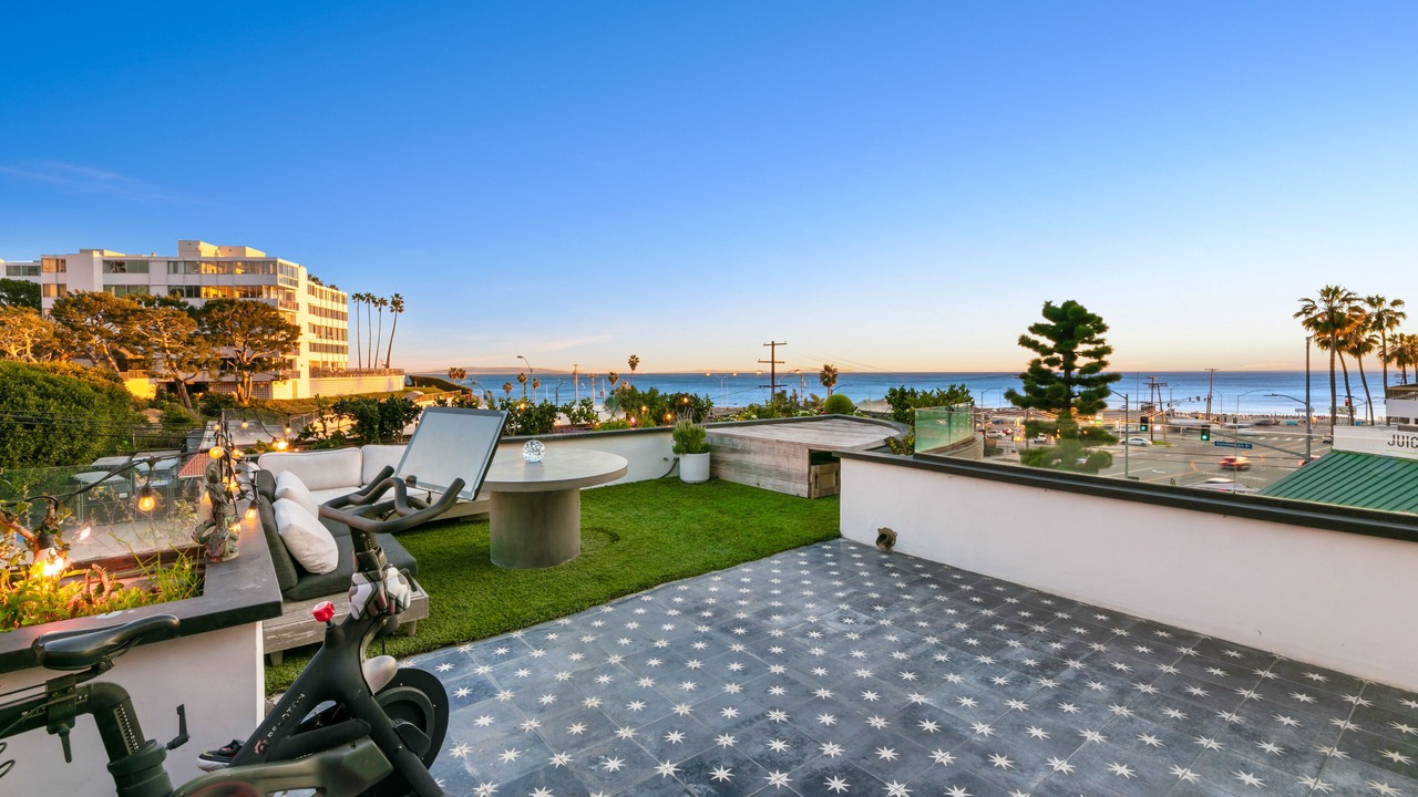 Photo of Patio Balcony in Pacific Palisades