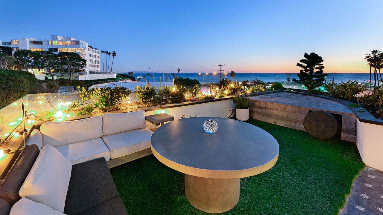 Photo of Patio Balcony in Pacific Palisades