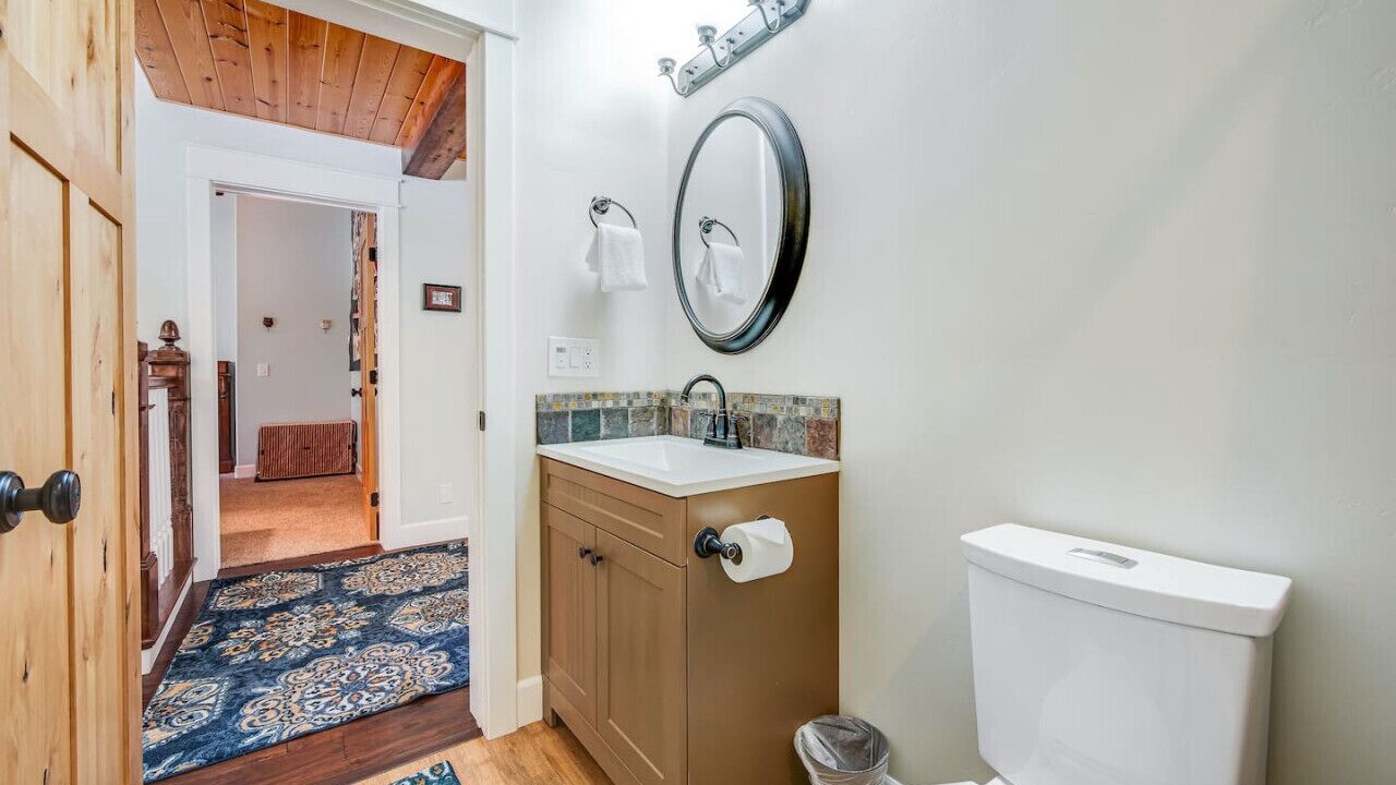 Photo of Bathroom in Idyllwild