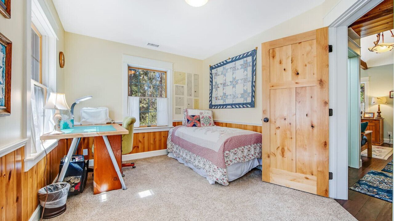 Photo of Bedroom in Idyllwild