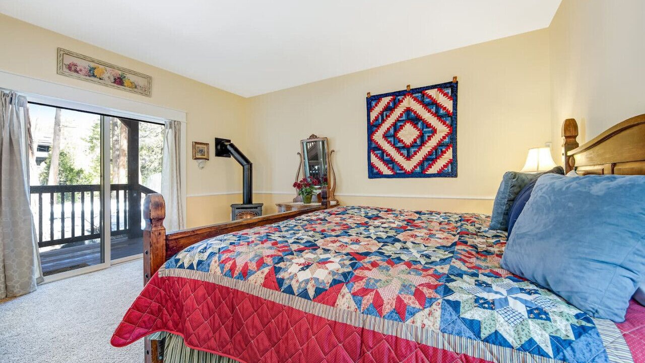 Photo of Bedroom in Idyllwild