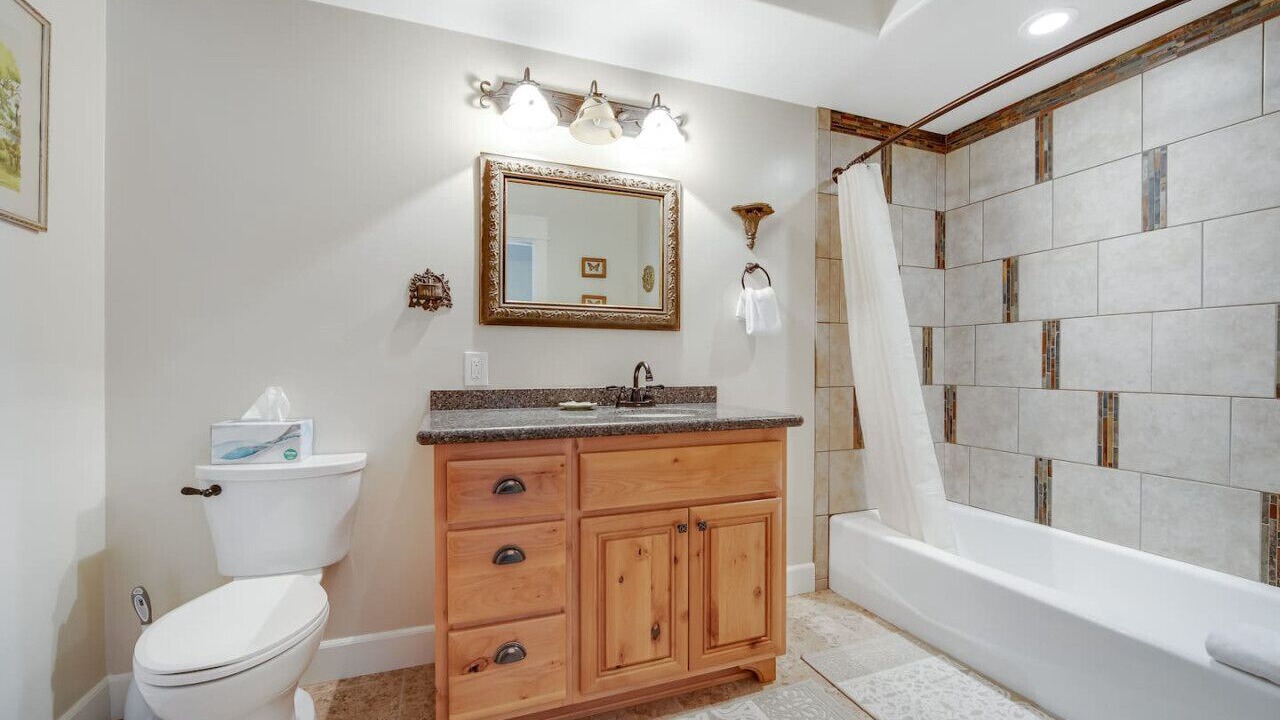 Photo of Bathroom in Idyllwild