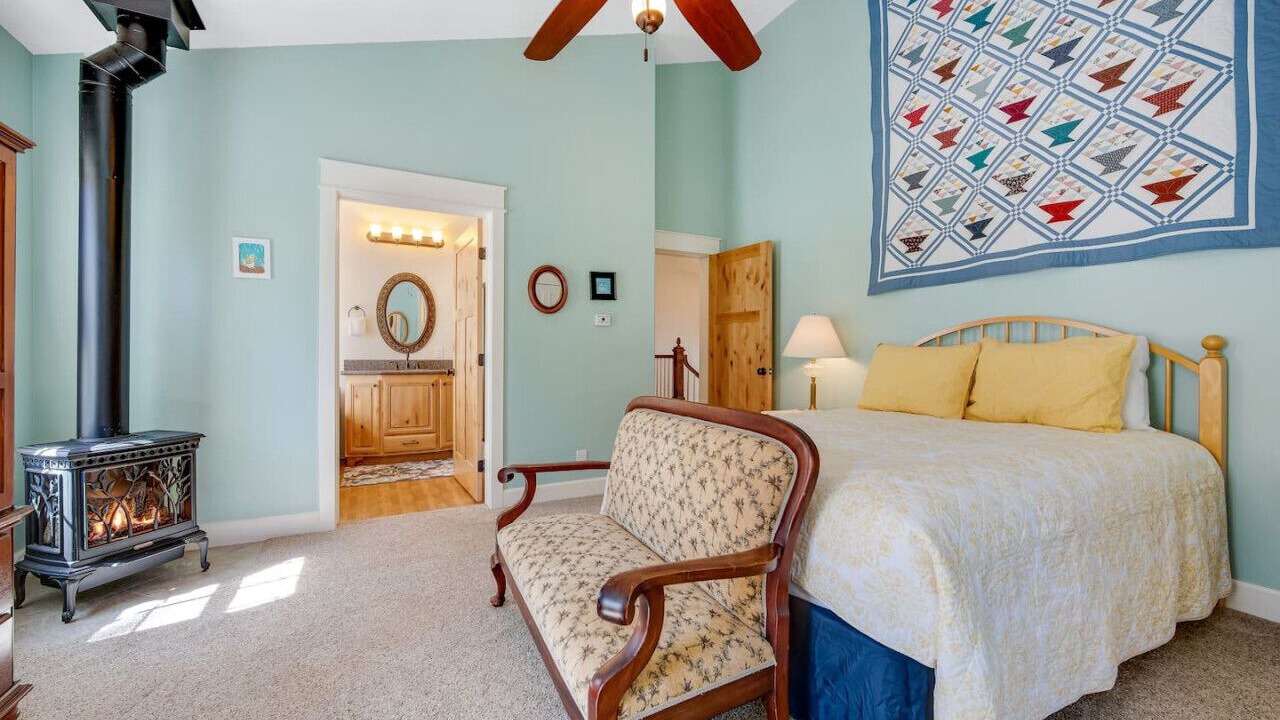 Photo of Bedroom in Idyllwild
