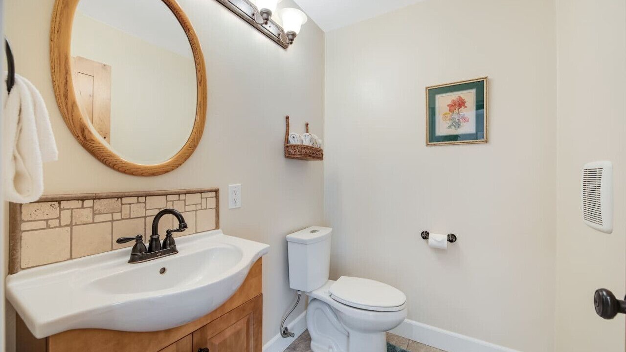 Photo of Bathroom in Idyllwild