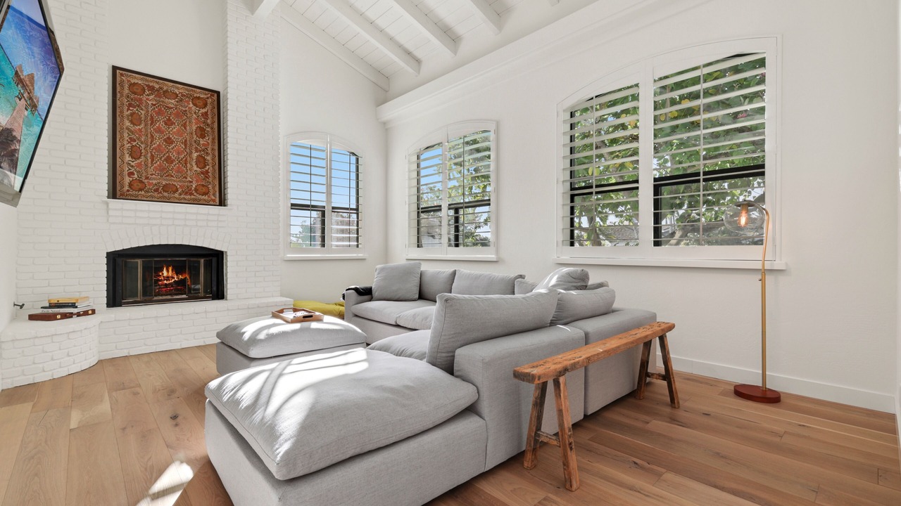 Photo of Livingroom in Cardiff-by-the-Sea