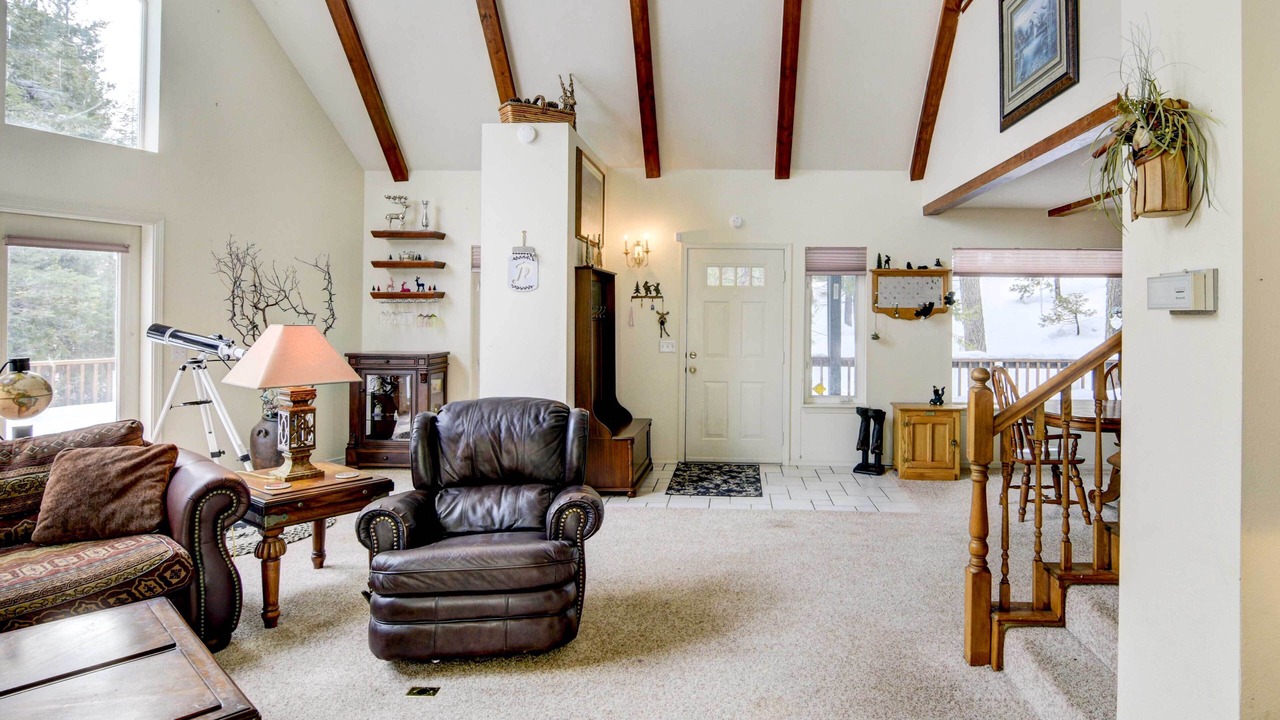 Photo of Livingroom in Lake Almanor West