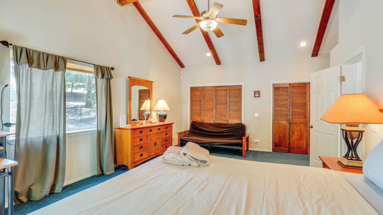 Photo of Bedroom in Lake Almanor West