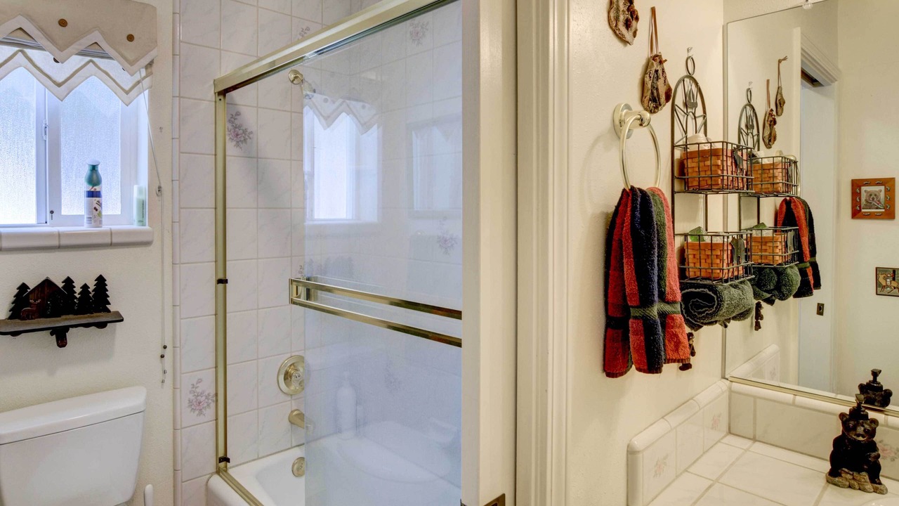 Photo of Bathroom in Lake Almanor West