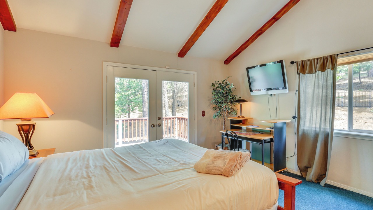 Photo of Bedroom in Lake Almanor West