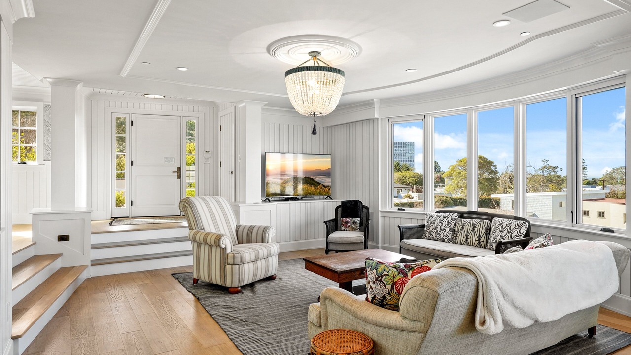 Photo of Livingroom in Village of La Jolla