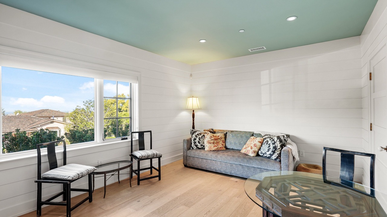 Photo of Livingroom in Village of La Jolla