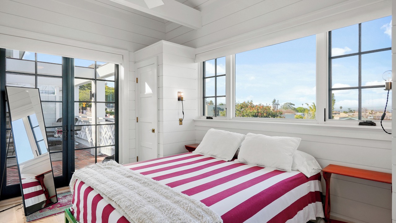 Photo of Bedroom in Village of La Jolla
