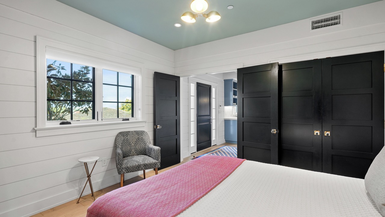 Photo of Bedroom in Village of La Jolla