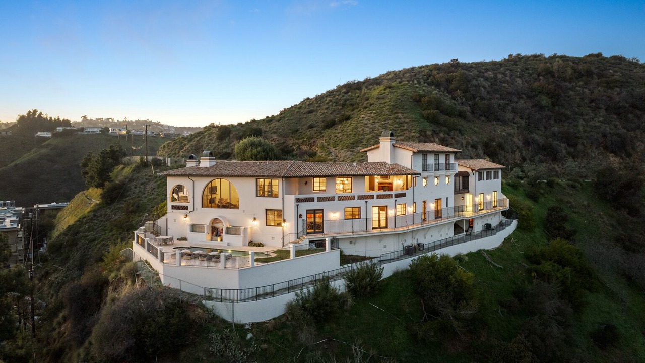 Photo of Outdoor in Hollywood Hills