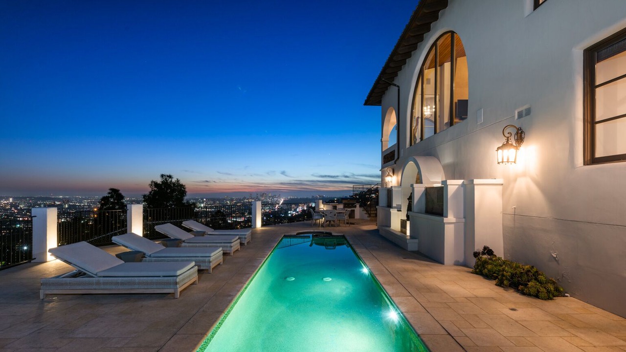 Photo of Outdoor in Hollywood Hills