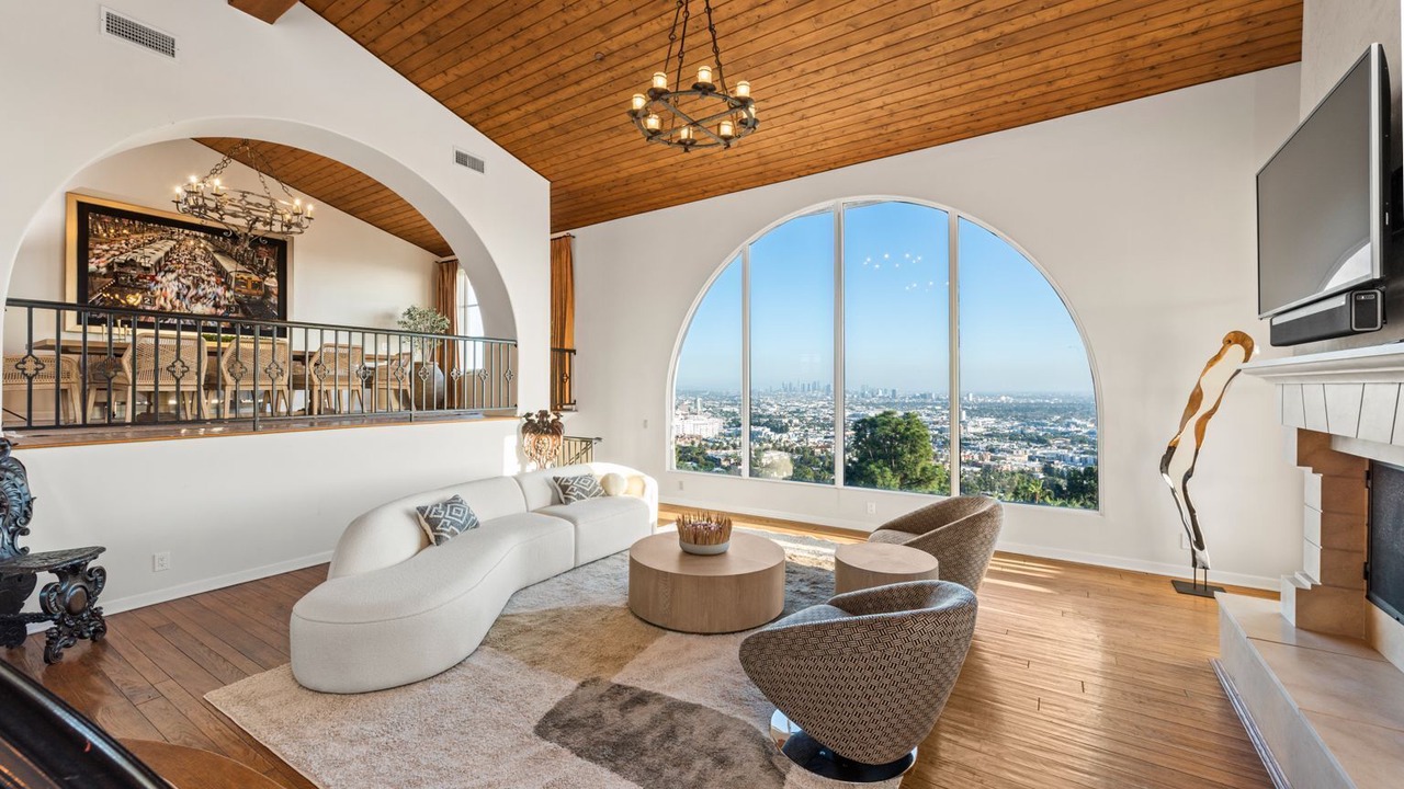 Photo of Livingroom in Hollywood Hills