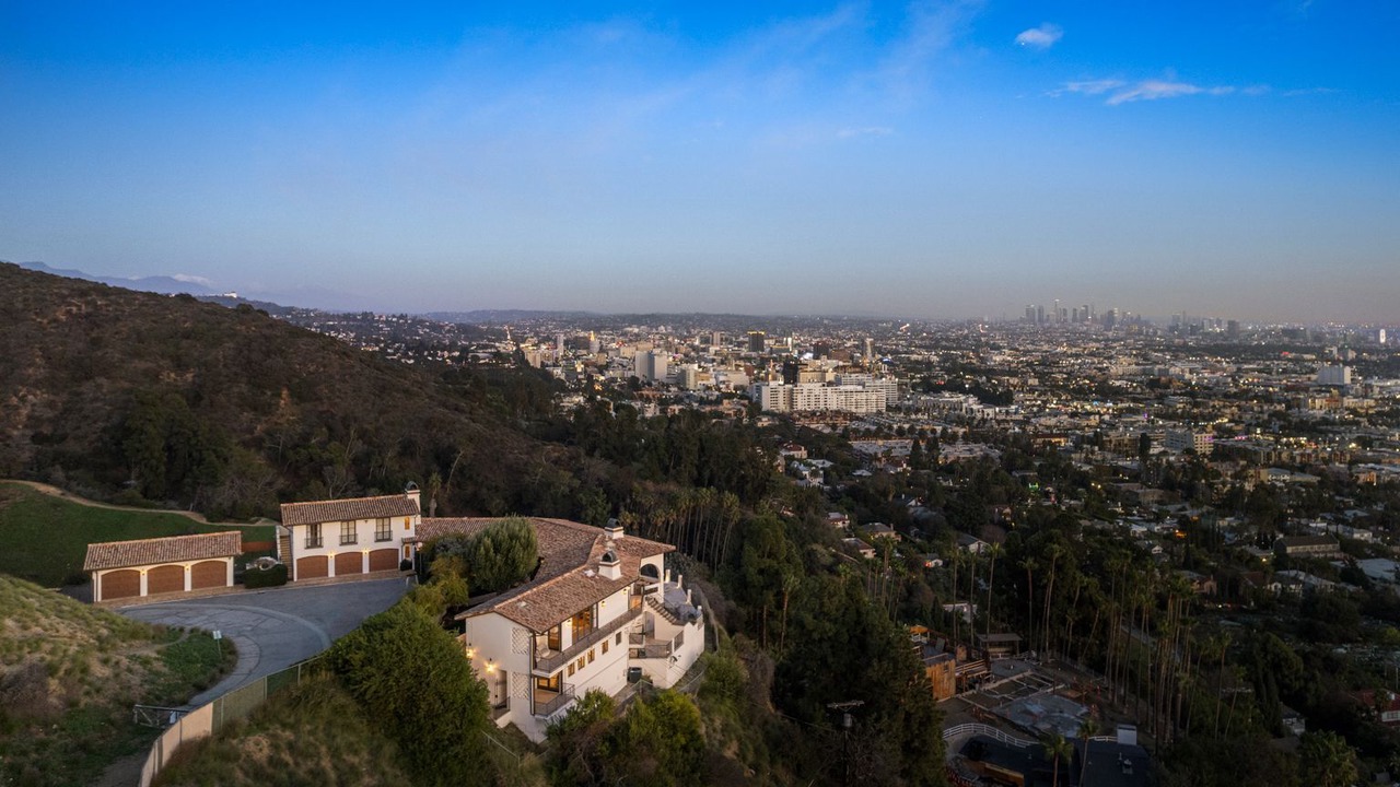 Photo of Outdoor in Hollywood Hills