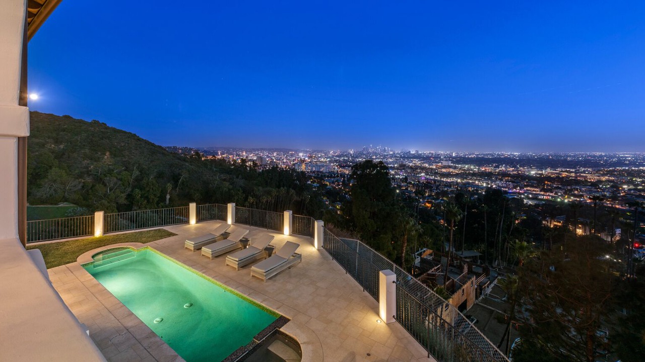 Photo of Outdoor in Hollywood Hills