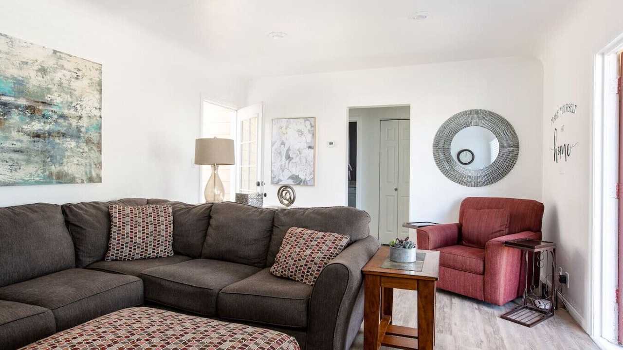 Photo of Livingroom in Vista