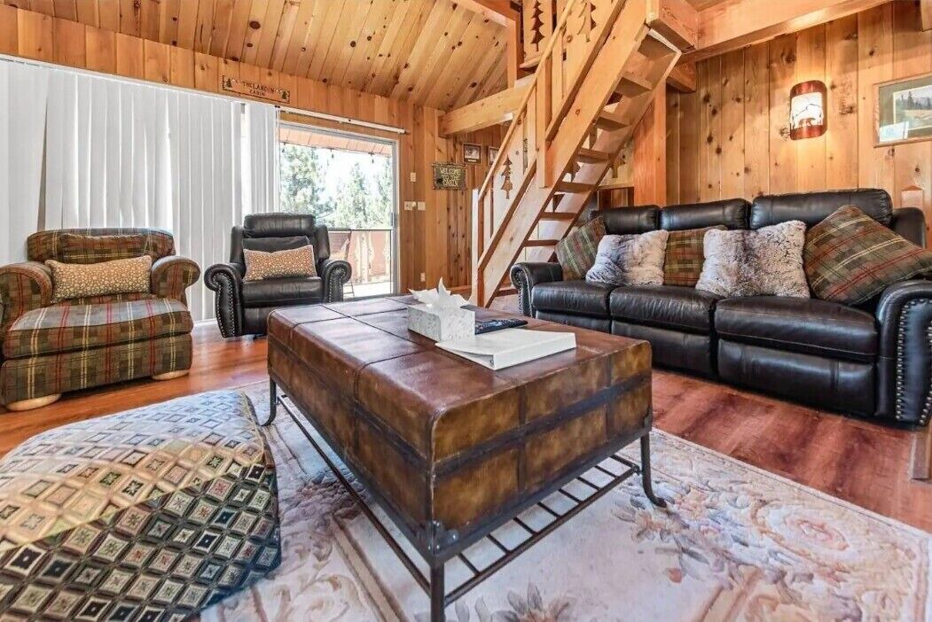 Photo of Livingroom in Whispering Forest