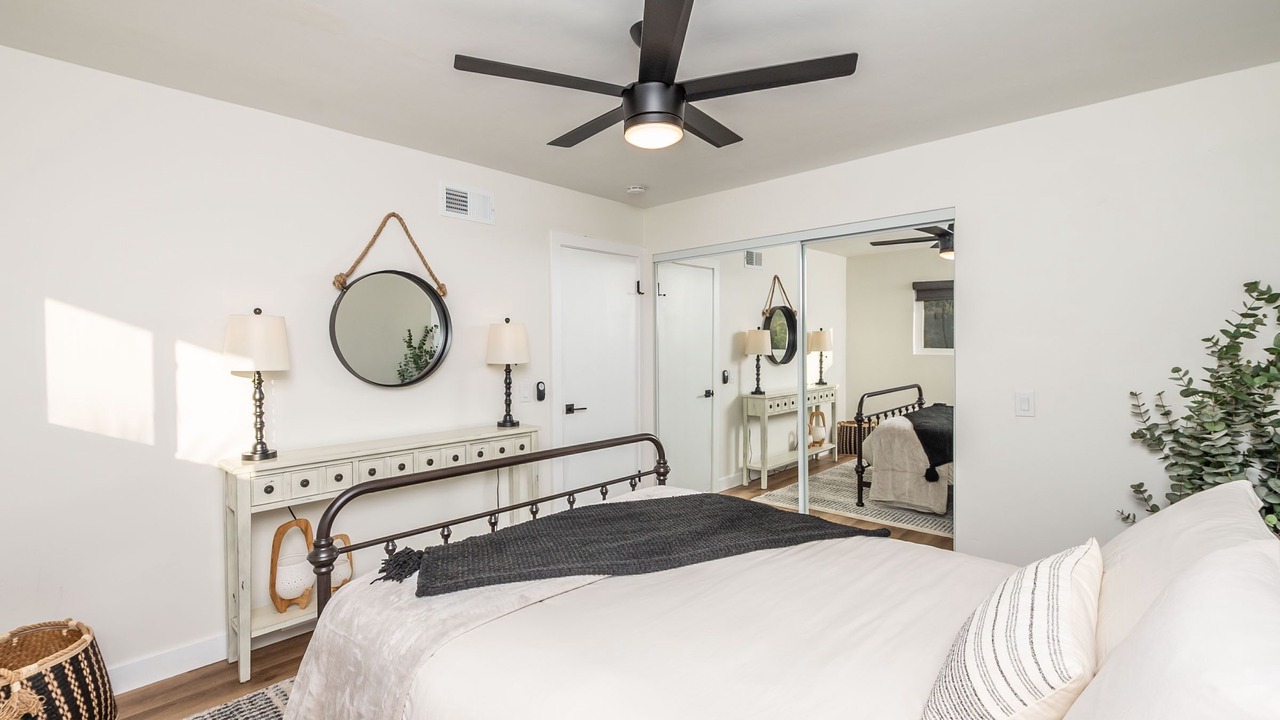 Photo of Bedroom in Central Escondido
