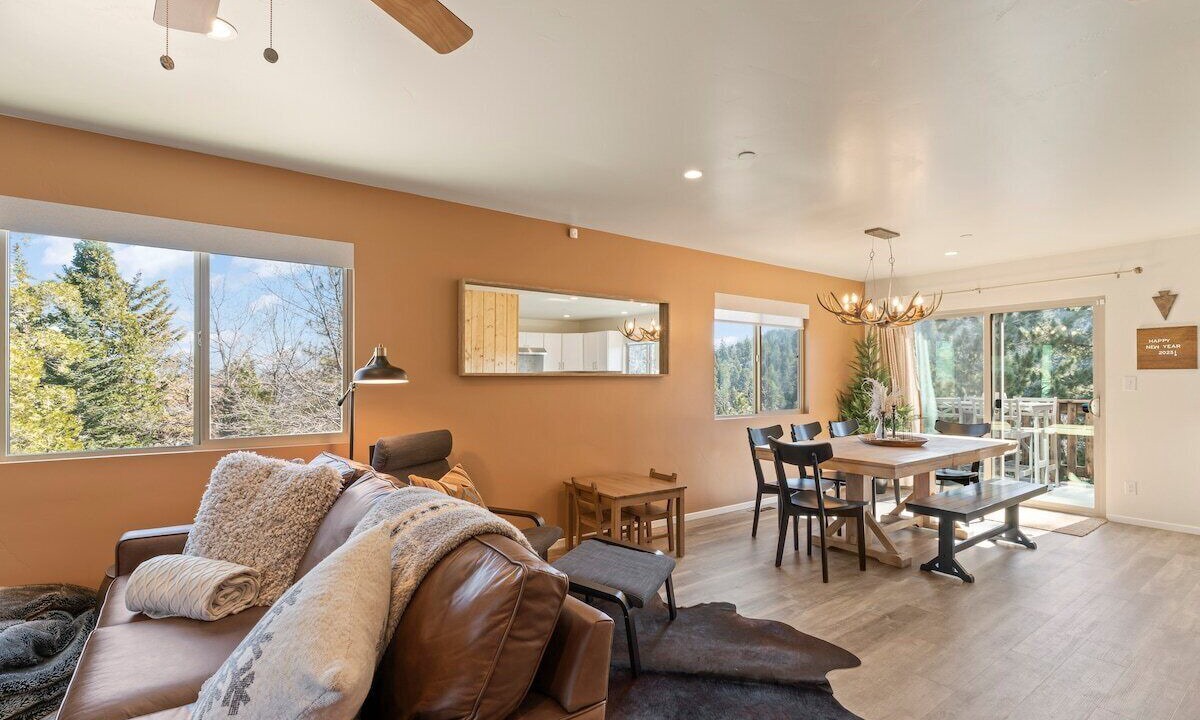 Photo of Livingroom in Twin Peaks