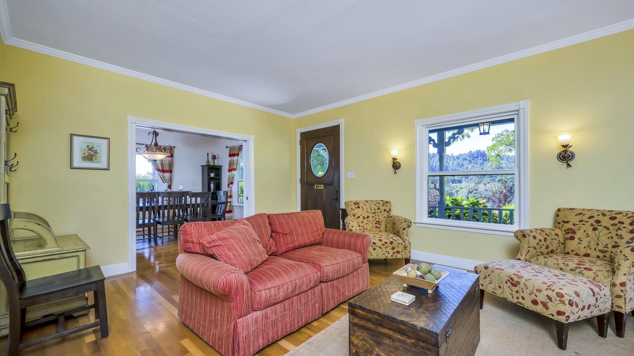 Photo of Livingroom in Healdsburg