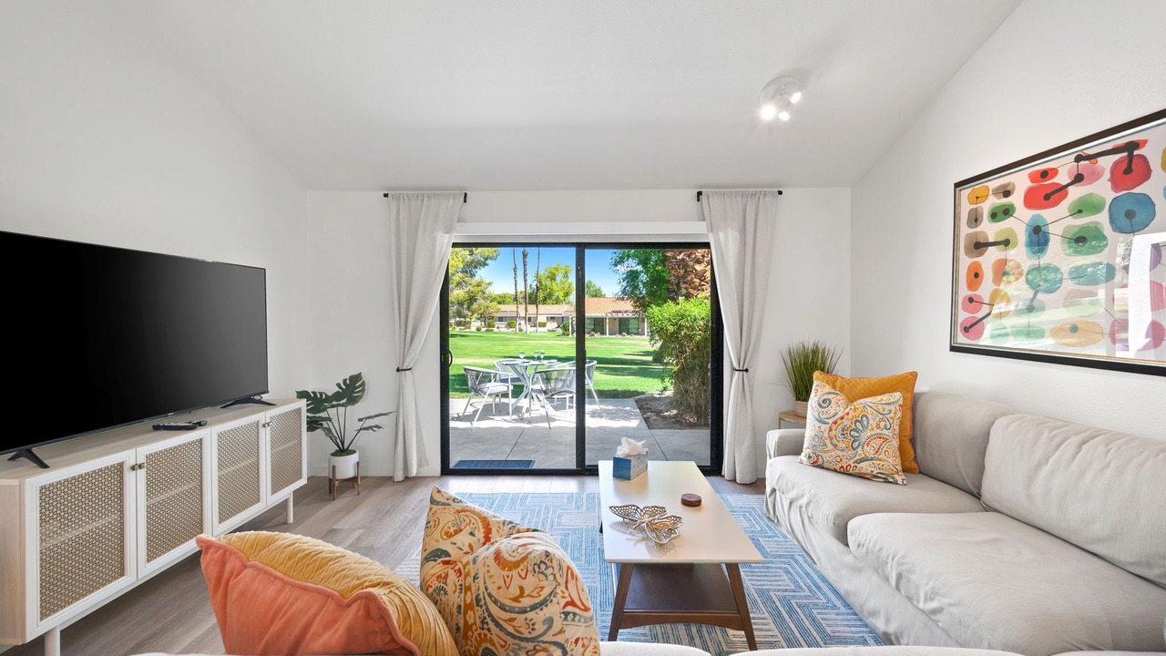 Photo of Livingroom in Palm Desert