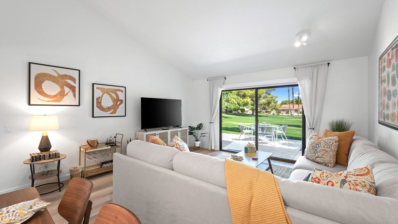 Photo of Livingroom in Palm Desert