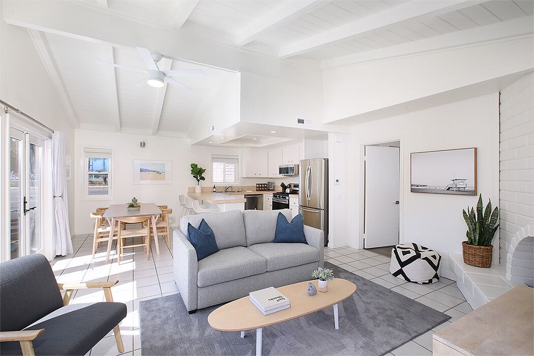 Photo of Livingroom in Newport Shores