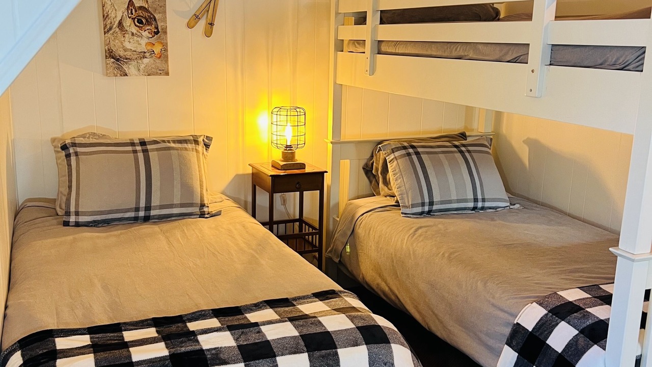 Photo of Bedroom in Green Valley Lake