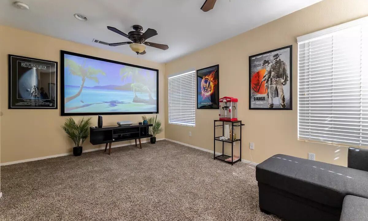 Photo of Livingroom in Santa Clarita