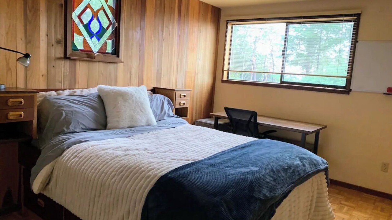 Photo of Bedroom in Myers Flat