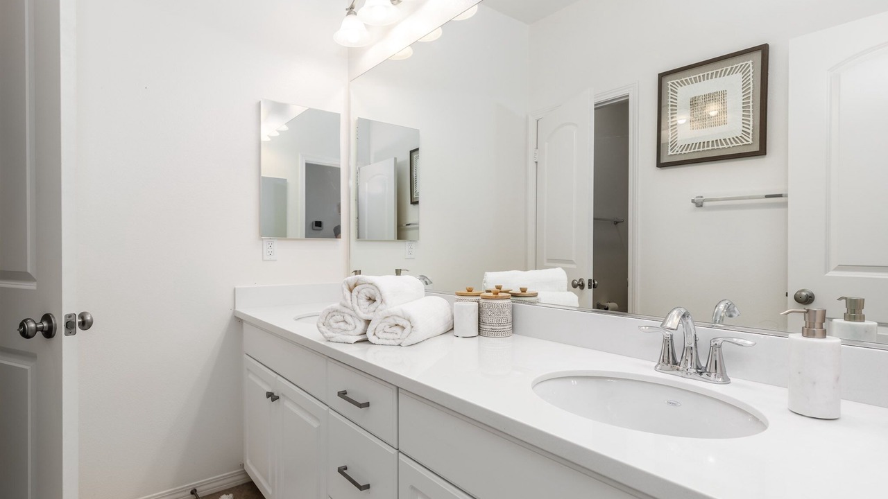 Photo of Bathroom in Santa Clarita
