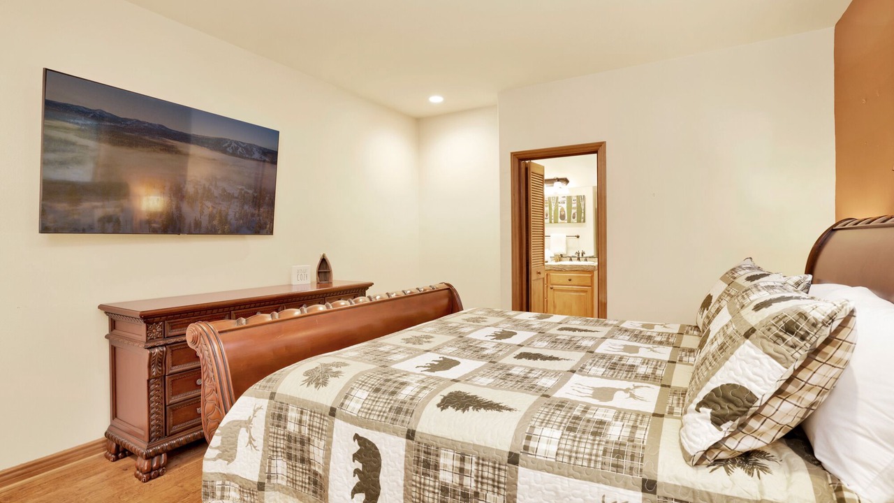 Photo of Bedroom in Summit Estates