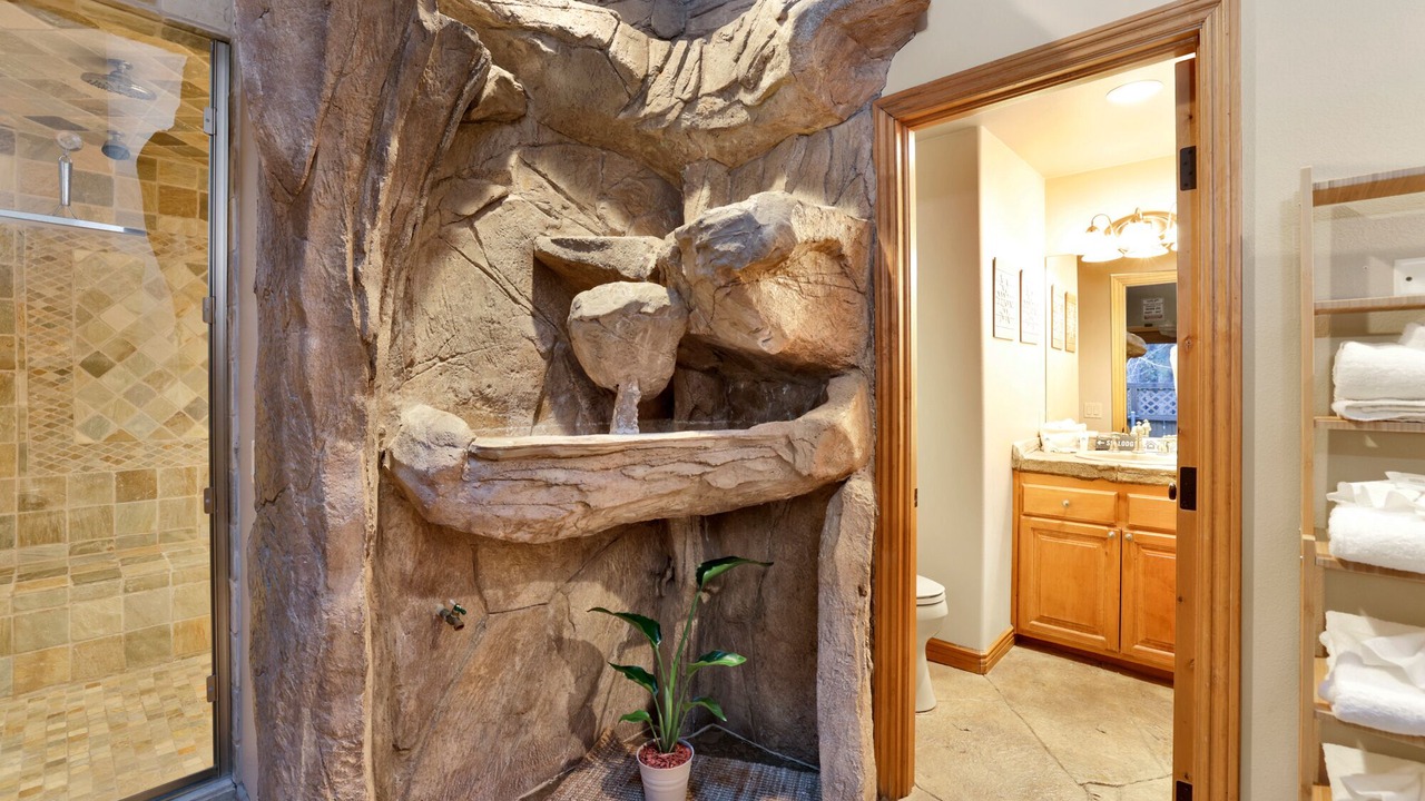 Photo of Bathroom in Summit Estates