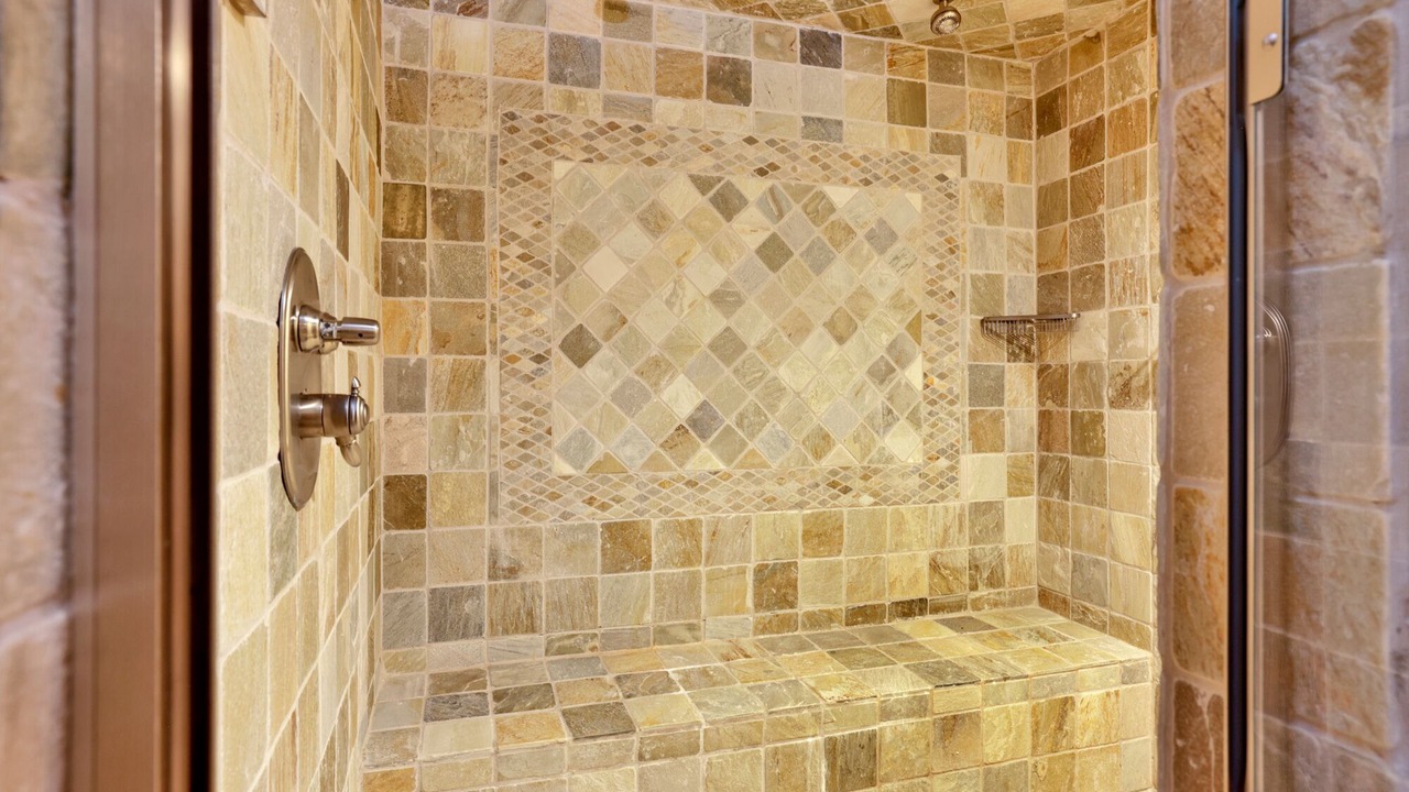 Photo of Bathroom in Summit Estates