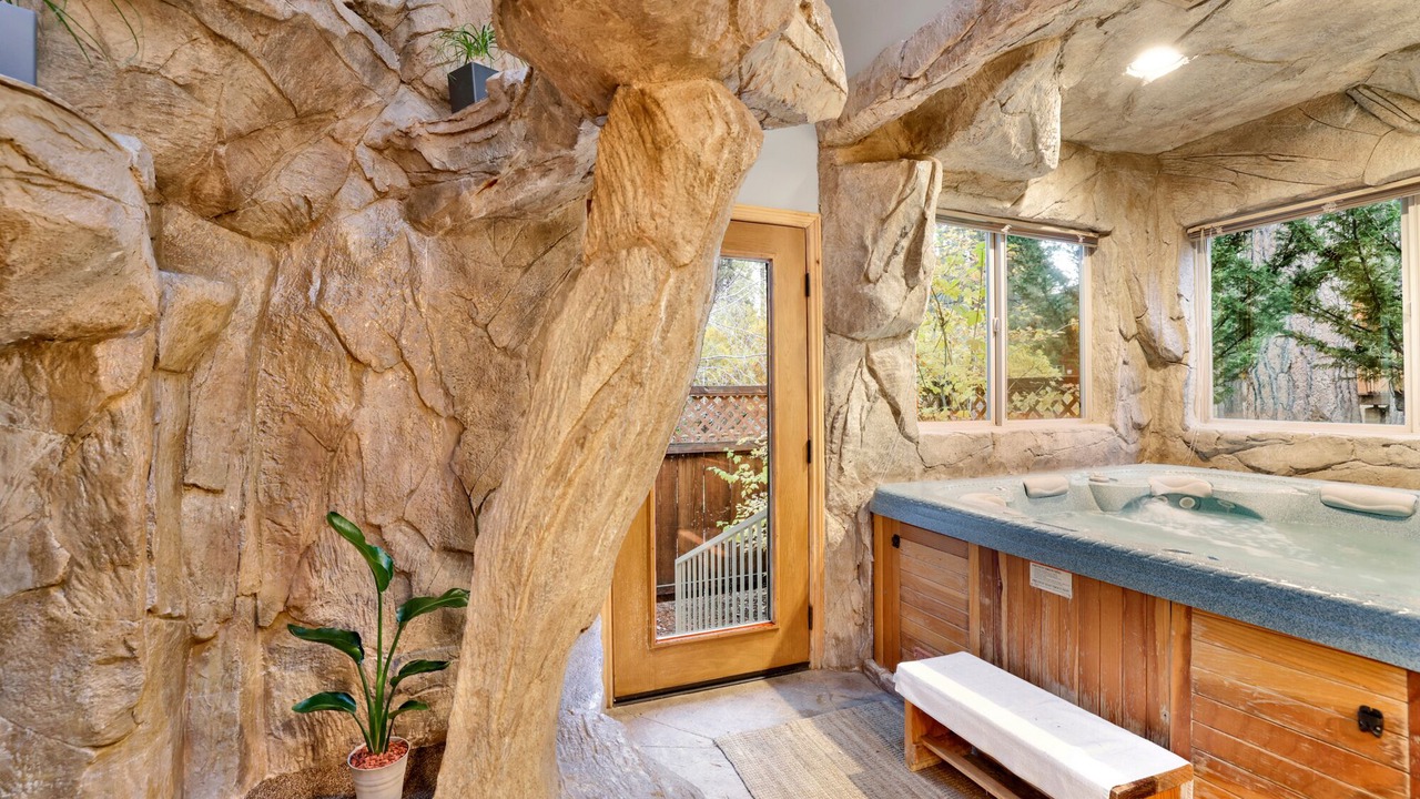 Photo of Bathroom in Summit Estates