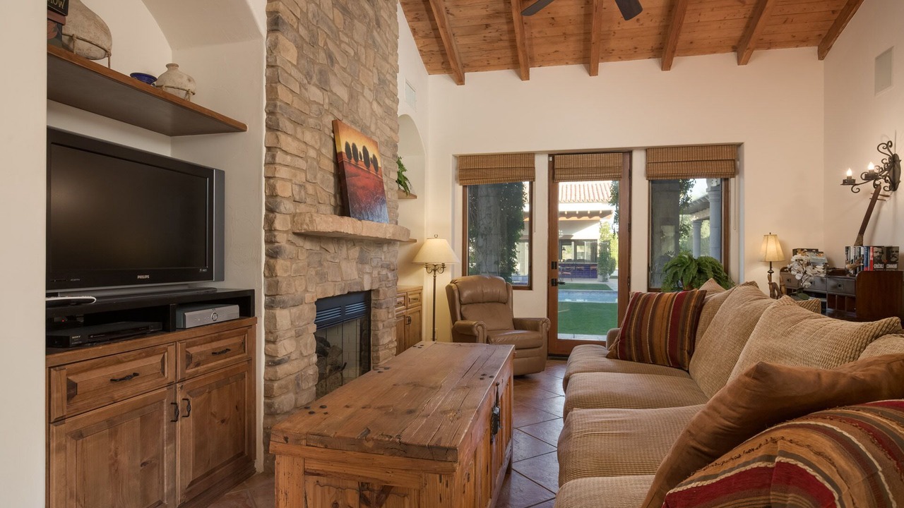 Photo of Livingroom in Desert River Estates