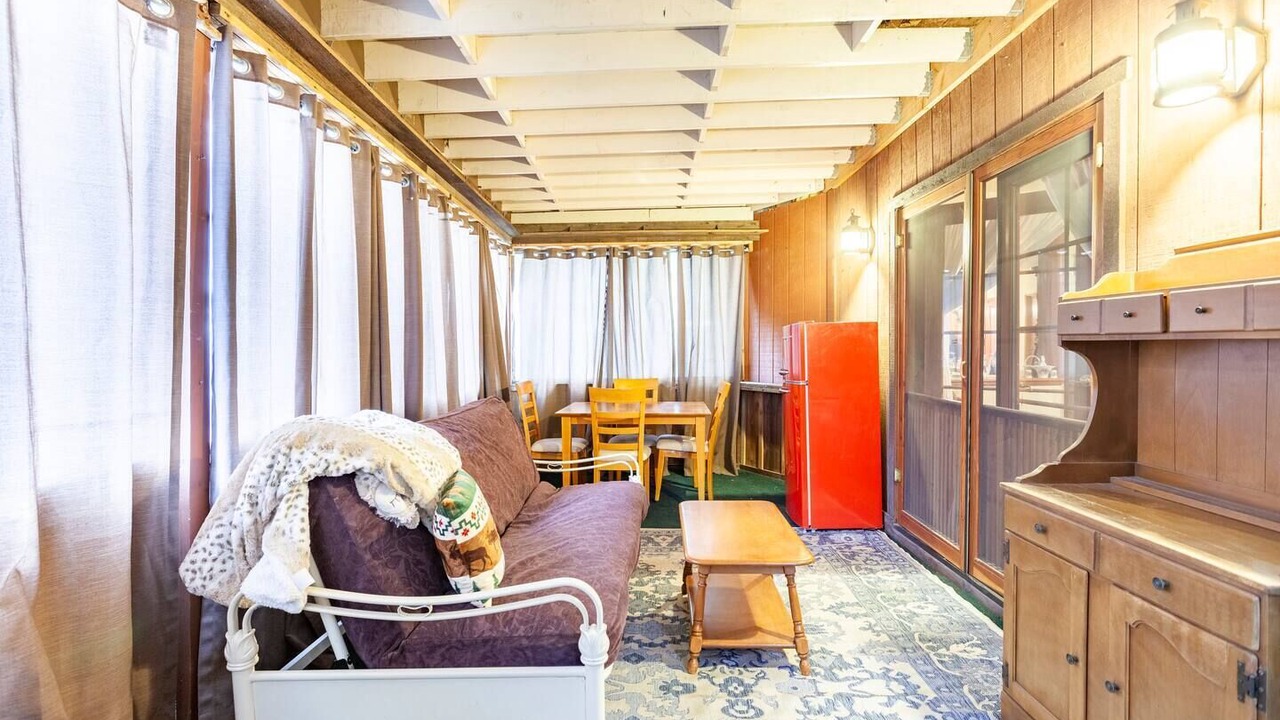 Photo of Livingroom in Crestline