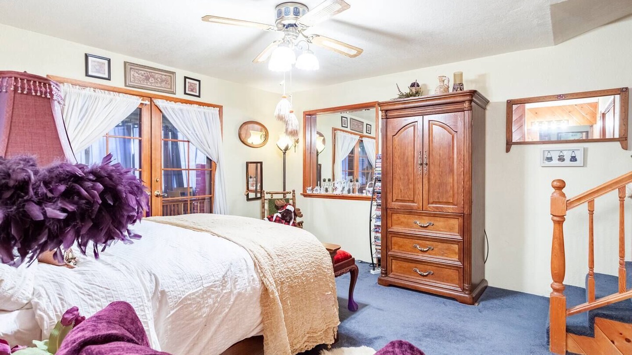 Photo of Bedroom in Crestline